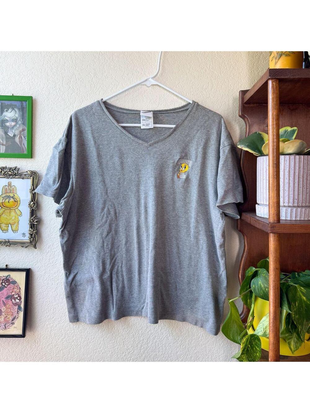 Plus Size Vintage Women's Grey Warner Bro's. Tweetie Casual T-Shirt